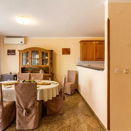 Apartman Edi 4